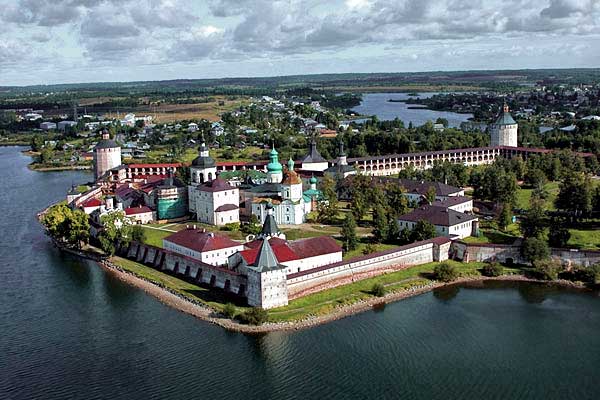 Окрестности базы отдыха - Кирилло-Белозерский монастырь